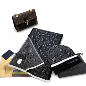 LV Monogram Scarf Set - Bonnet + écharpe - Gris / Blanc
